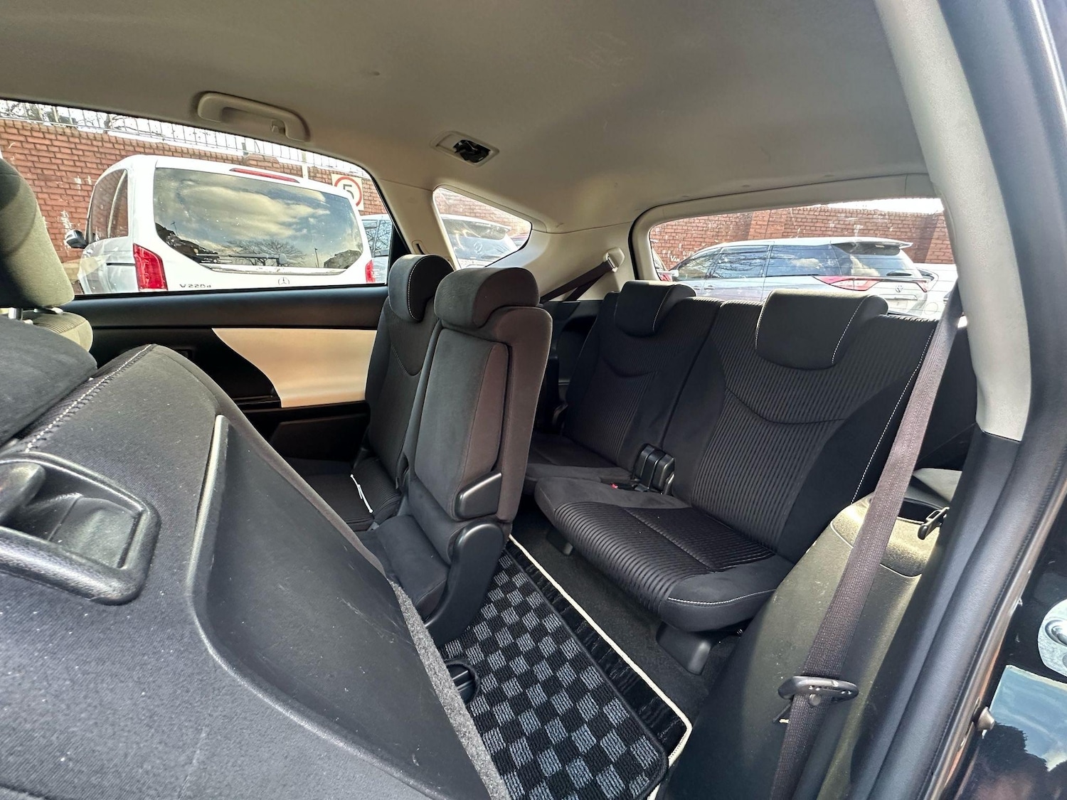 Used Toyota Prius+ for sale - 76476432: Photo 17