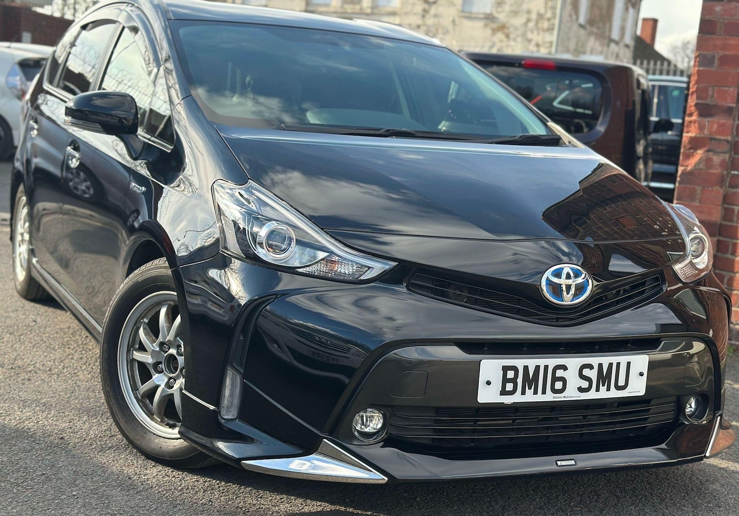 Used Toyota Prius+ for sale - 76476432: Photo 2