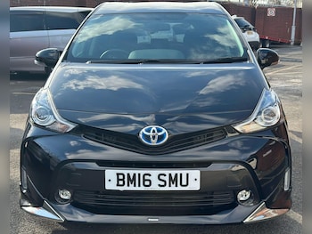 Used Toyota Prius+ 2016 for sale - 76476432: Photo