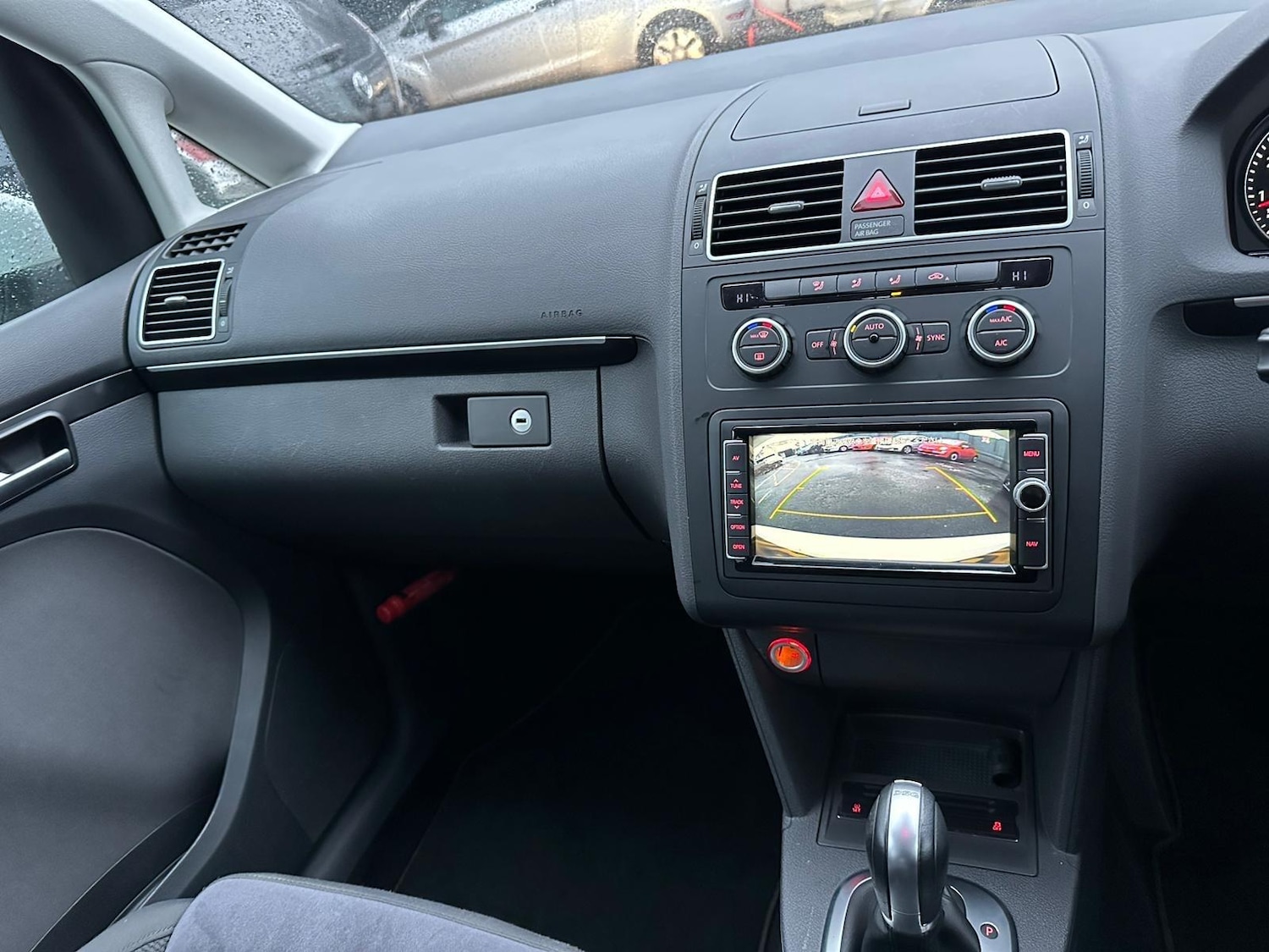 Used Volkswagen Touran for sale - 77537418: Photo 11