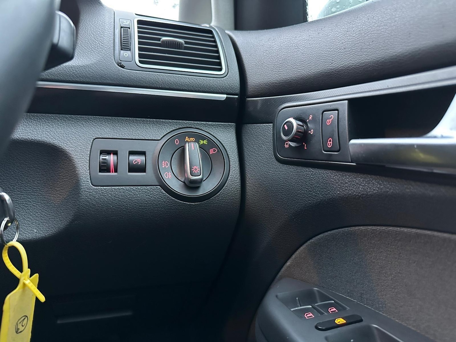 Used Volkswagen Touran for sale - 77537418: Photo 13