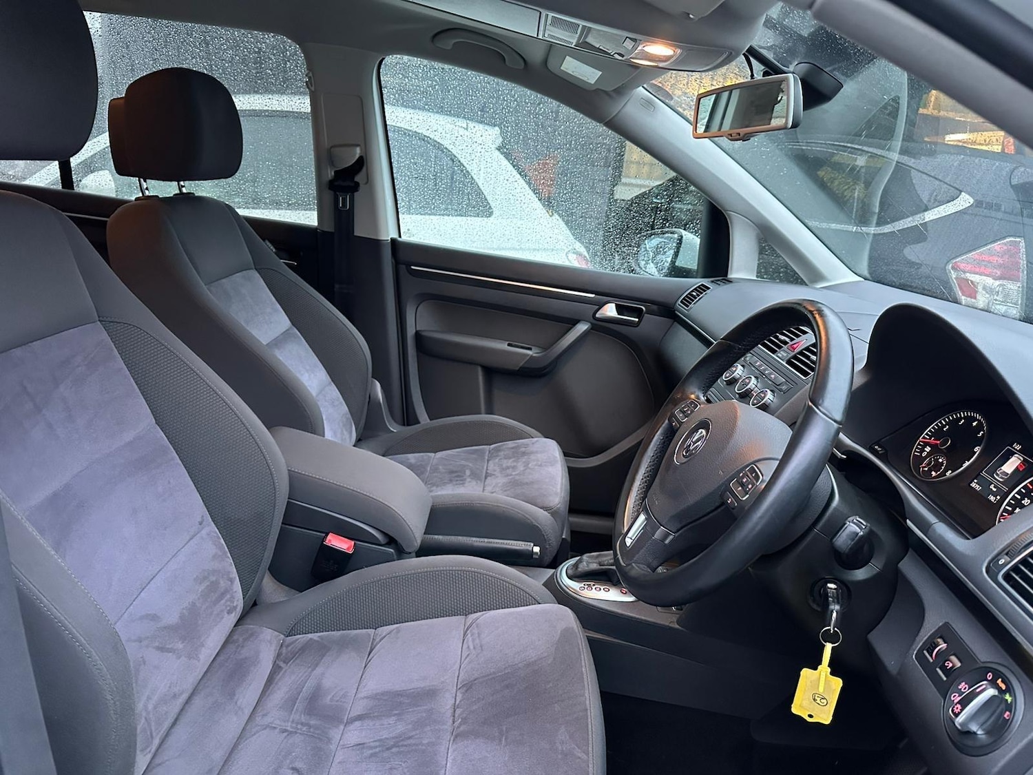 Used Volkswagen Touran for sale - 77537418: Photo 14