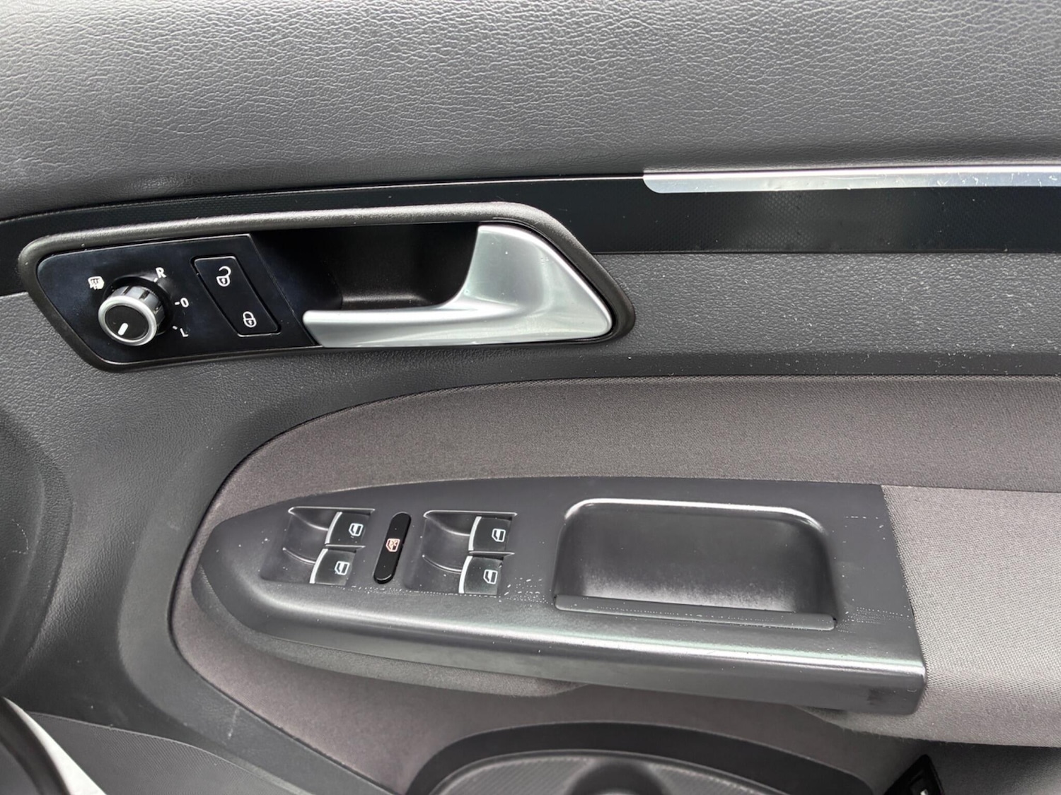 Used Volkswagen Touran for sale - 77537418: Photo 25