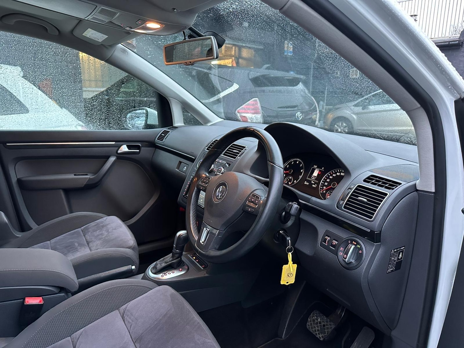 Used Volkswagen Touran for sale - 77537418: Photo 9