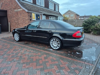 Used Mercedes-Benz E Class 2008 for sale - 79543866: Photo