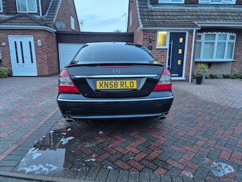 Used Mercedes-Benz E Class 2008 for sale - 79543866: Photo