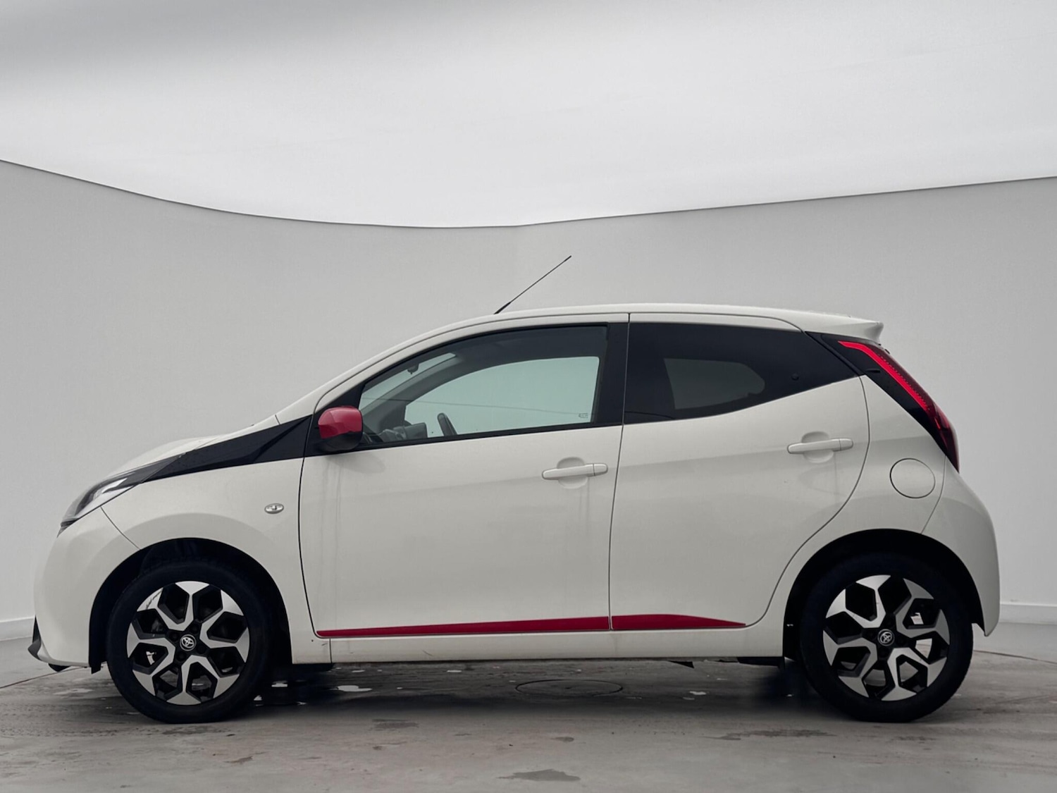 Used Toyota AYGO 2019 for sale - 77297086: Photo 5