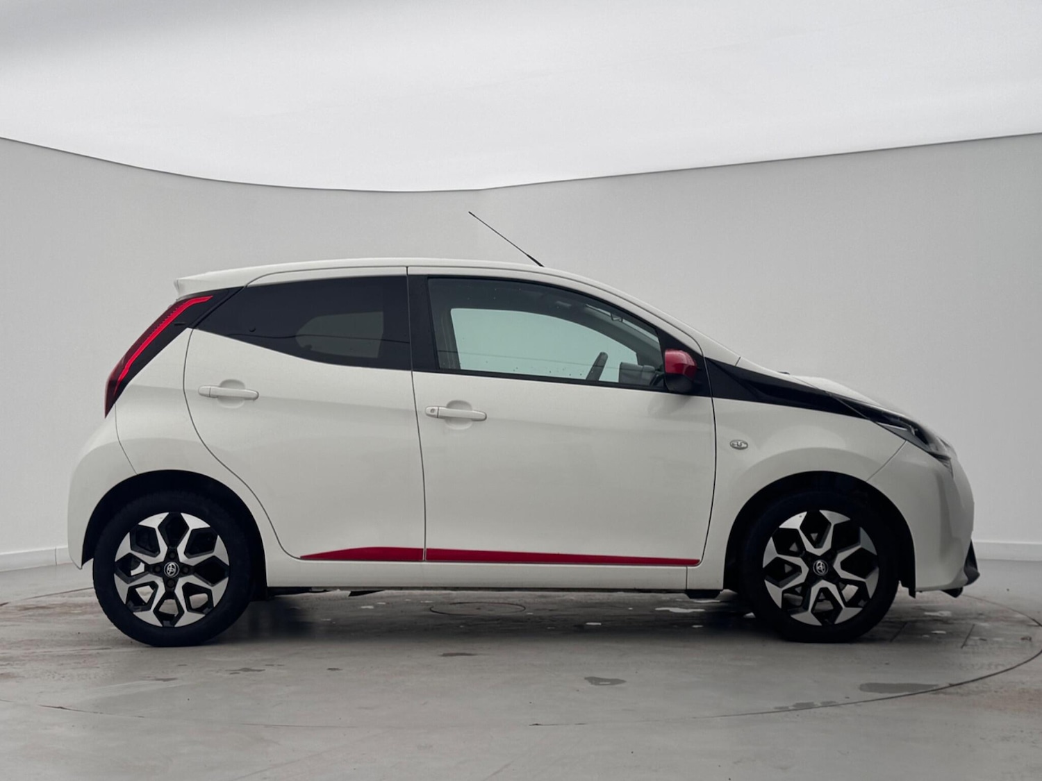 Used Toyota AYGO 2019 for sale - 77297086: Photo 7