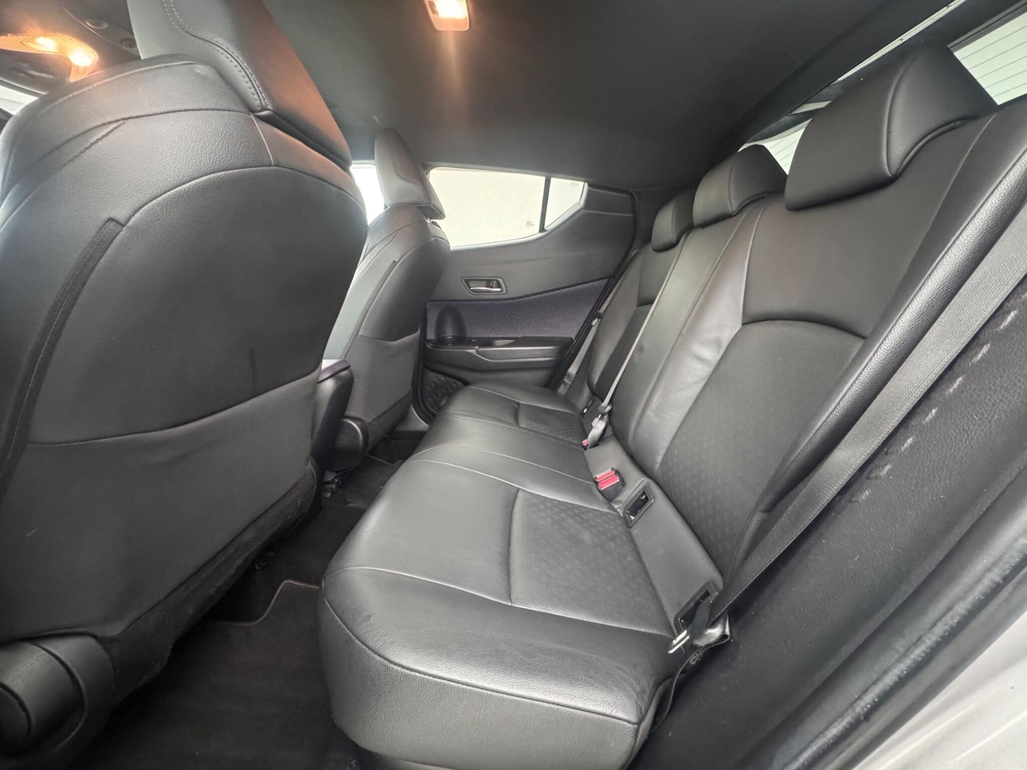 Used Toyota C-HR 2017 for sale - 77297090: Photo 10