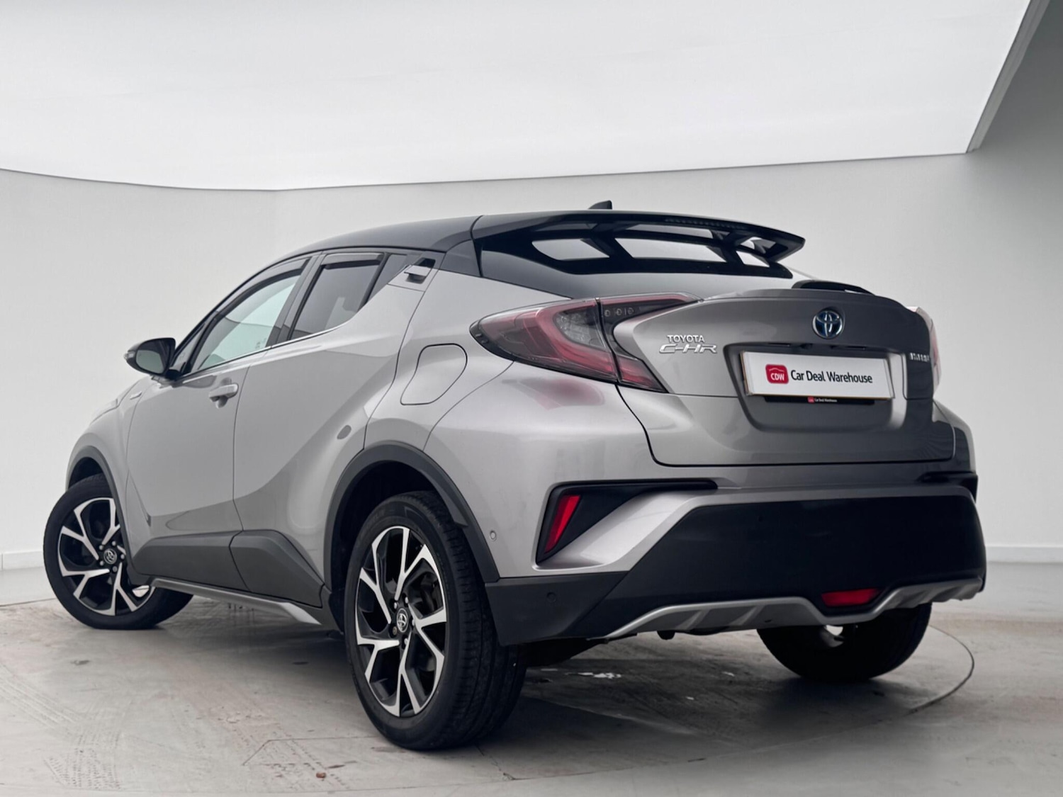 Used Toyota C-HR 2017 for sale - 77297090: Photo 4