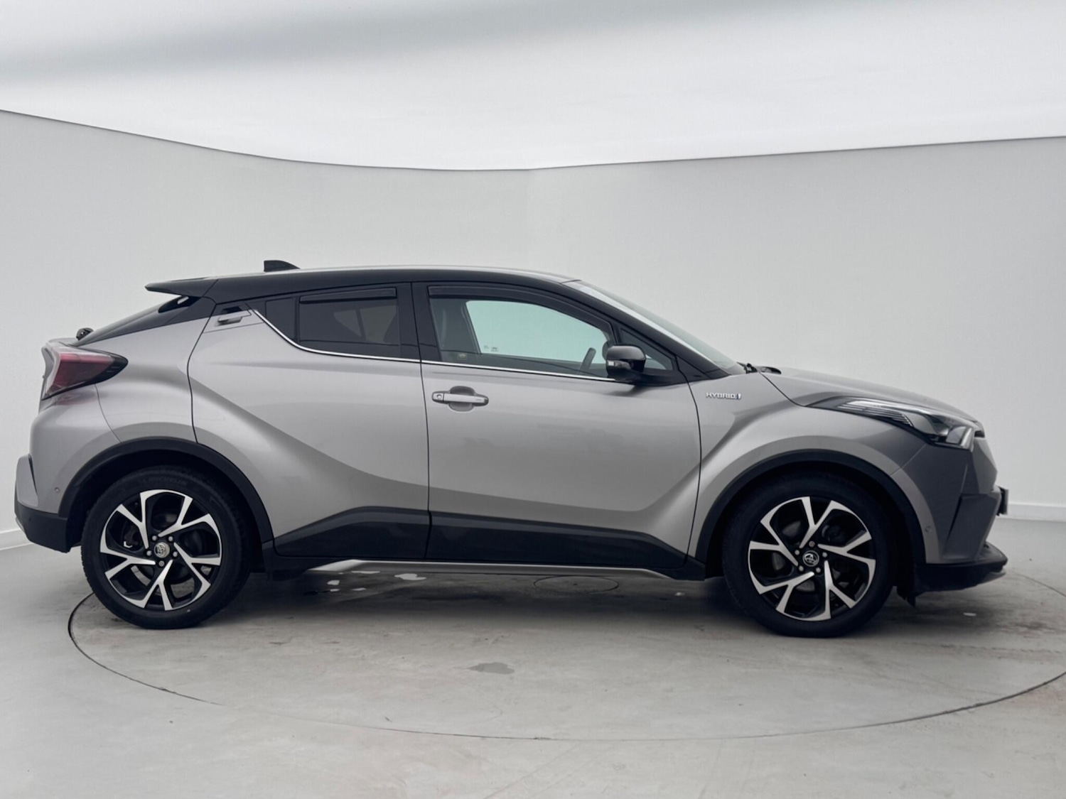Used Toyota C-HR 2017 for sale - 77297090: Photo 7
