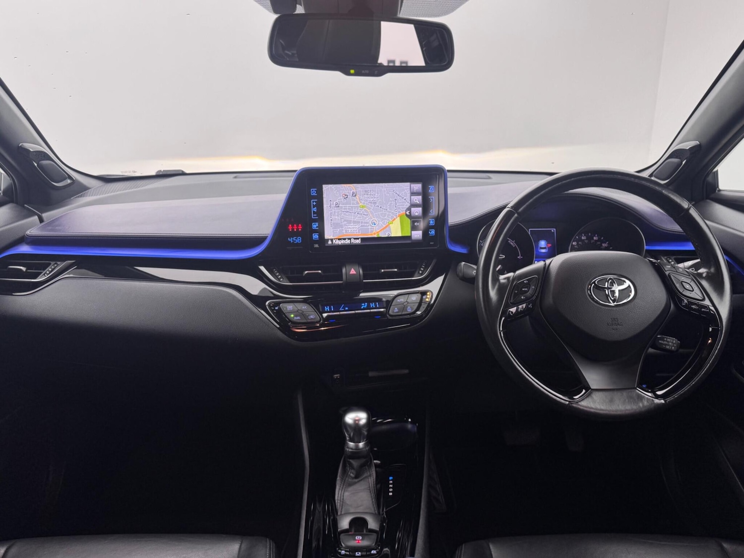 Used Toyota C-HR 2017 for sale - 77297090: Photo 8