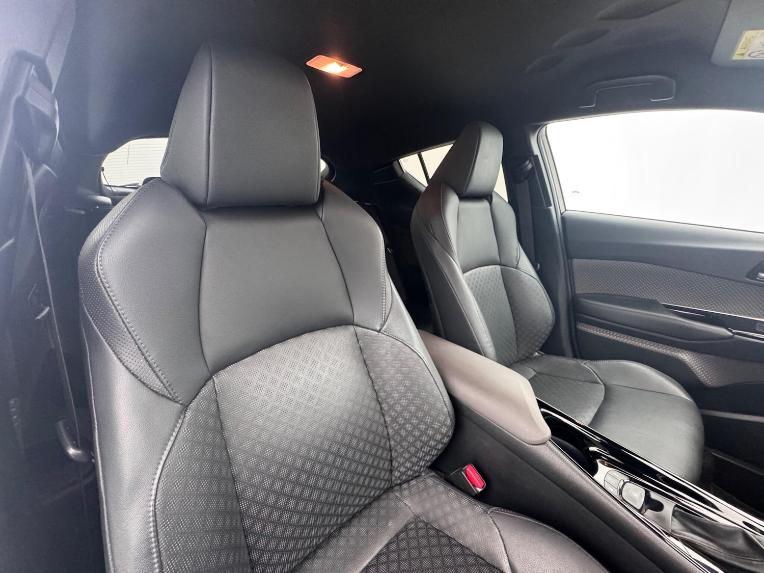 Used Toyota C-HR 2020 for sale - 78098834: Photo 8