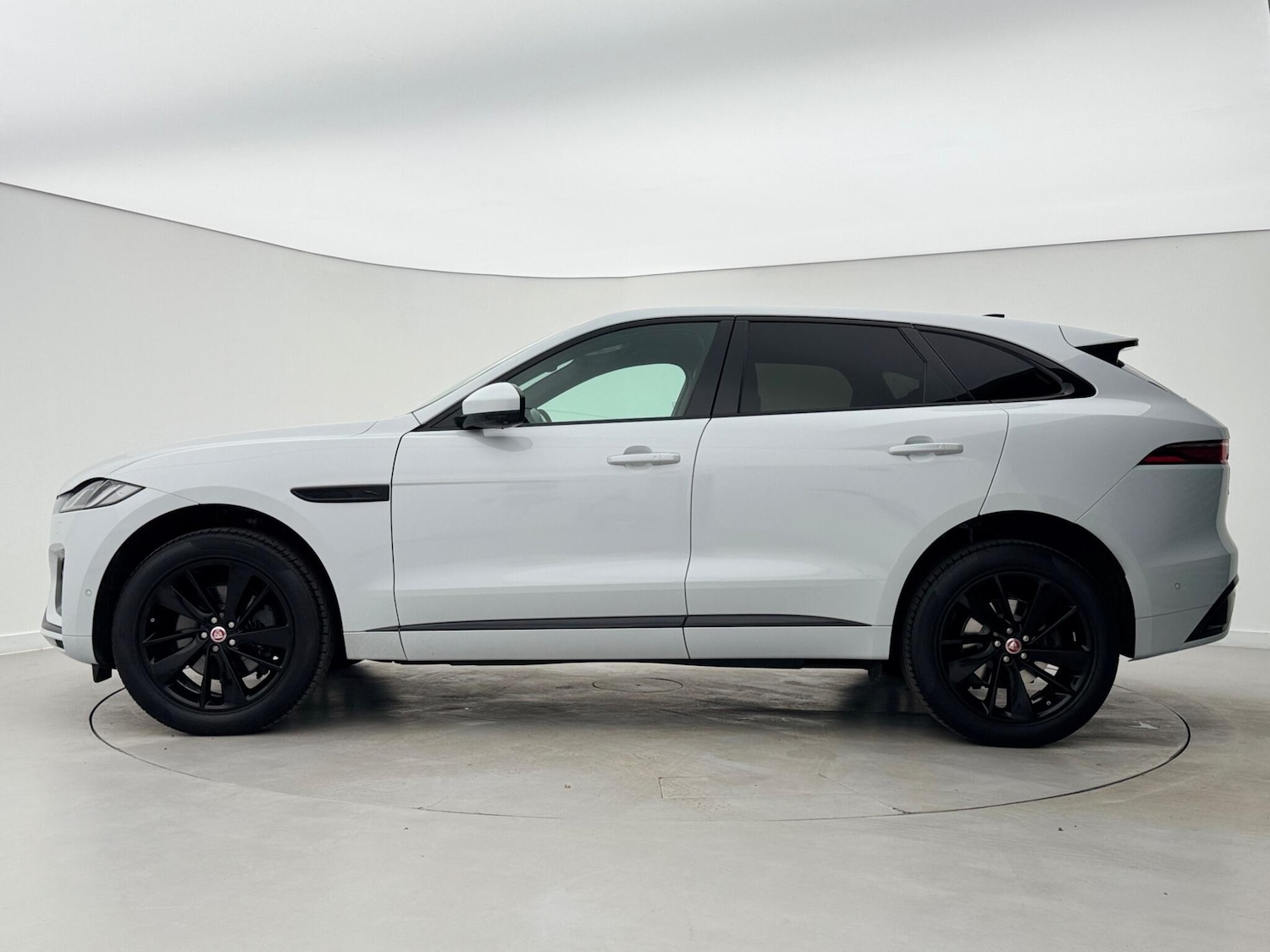 Used Jaguar F-Pace 2021 for sale - 76680821: Photo 5