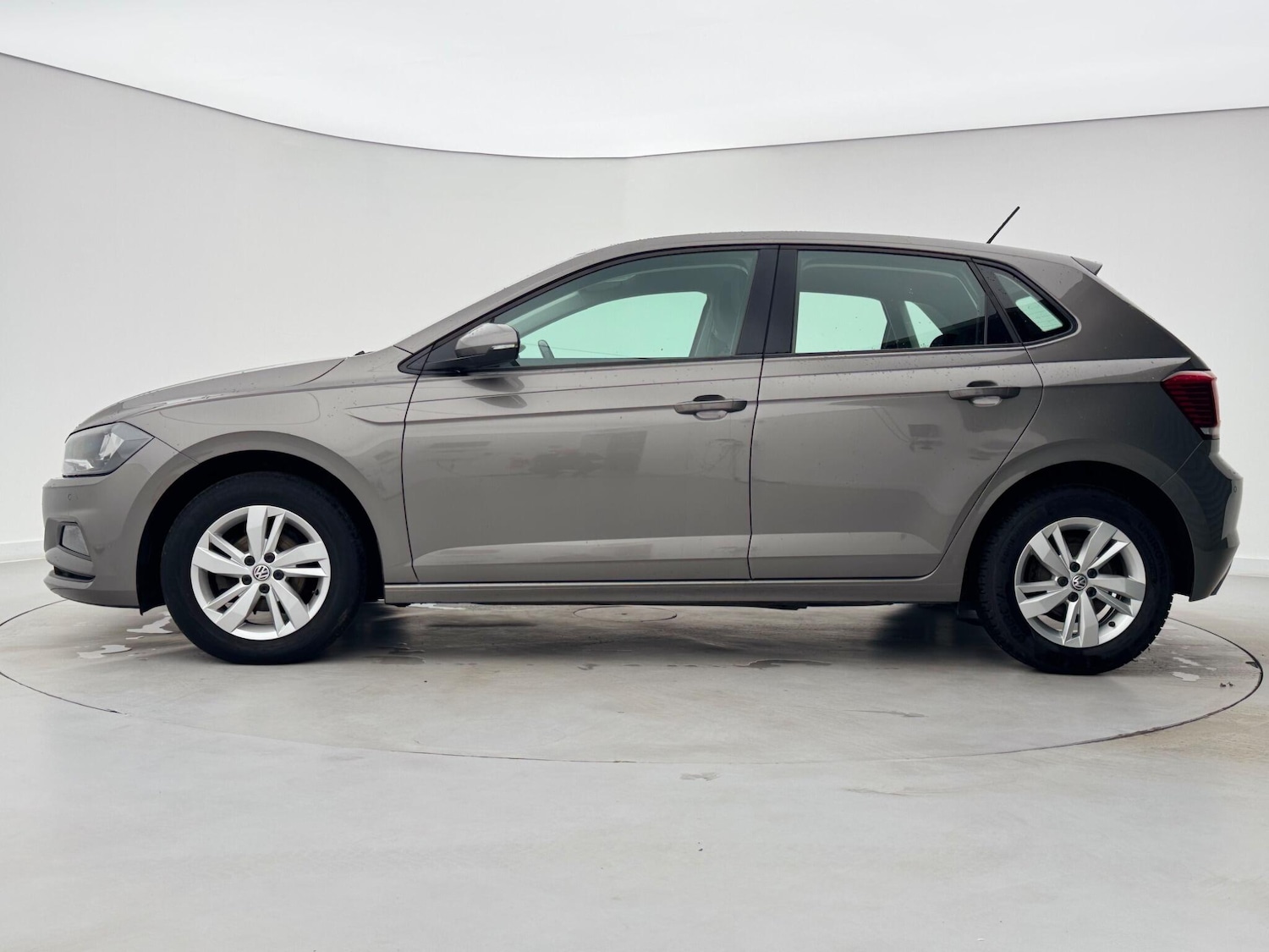 Used Volkswagen Polo 2019 for sale - 76673863: Photo 5