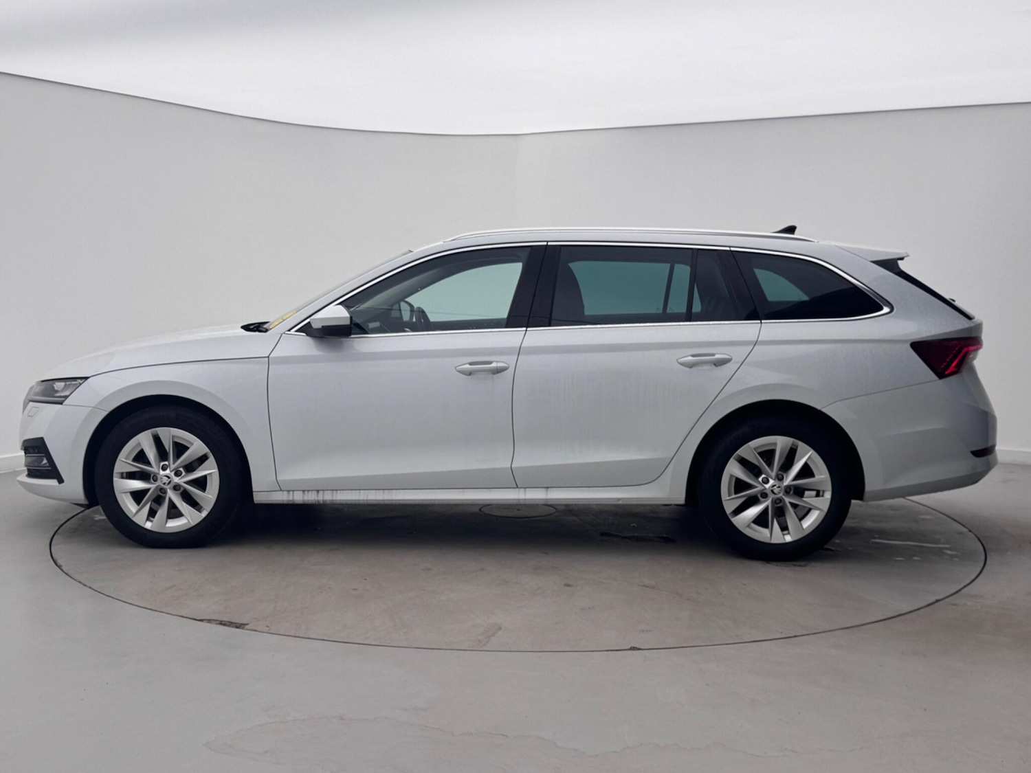 Used Skoda Octavia 2023 for sale - 78222779: Photo 4