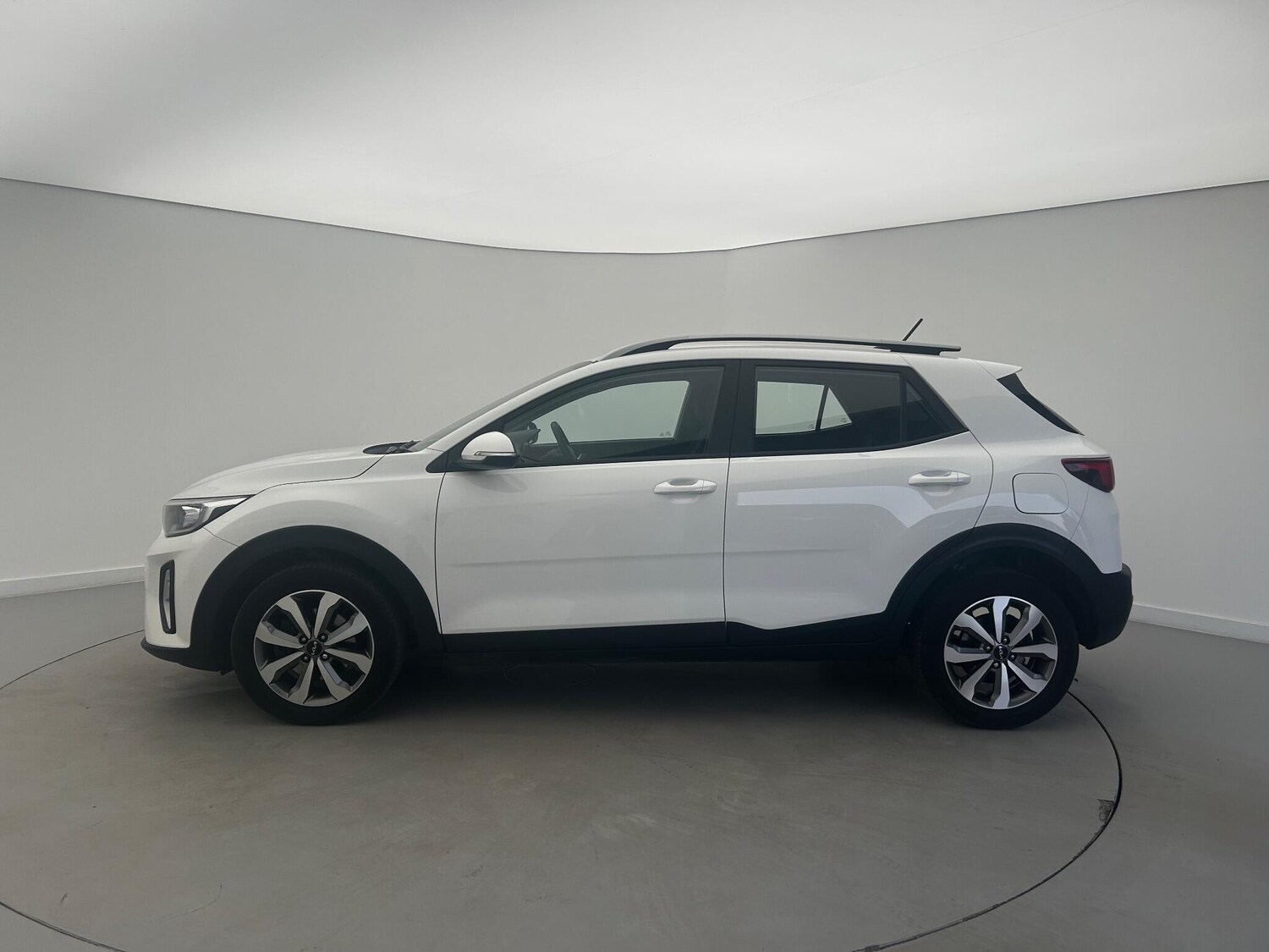 Used Kia Stonic 2023 for sale - 77962205: Photo 4