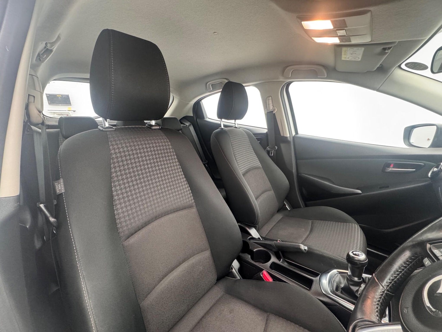 Used Mazda Mazda2 2017 for sale - 77104042: Photo 10