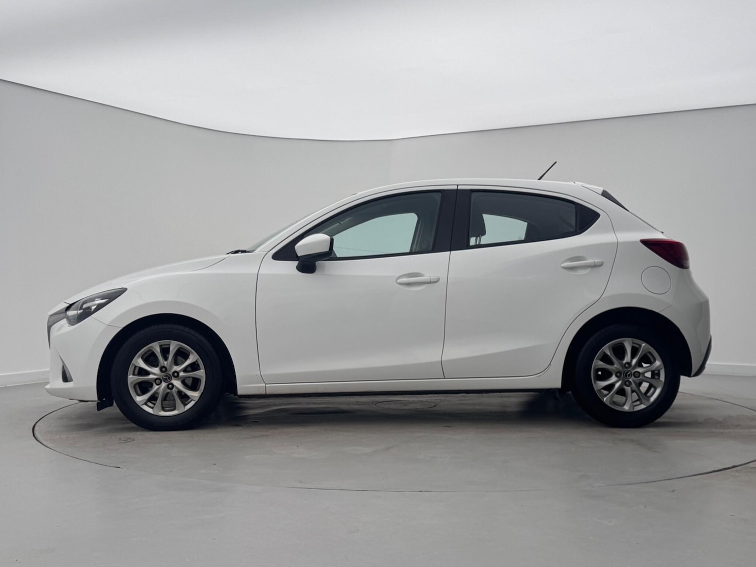 Used Mazda Mazda2 2017 for sale - 77104042: Photo 5