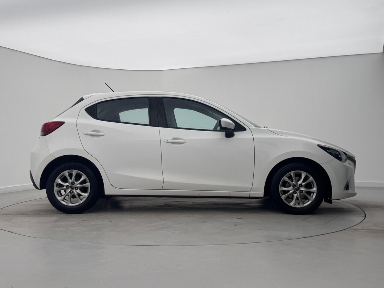 Used Mazda Mazda2 2017 for sale - 77104042: Photo 7