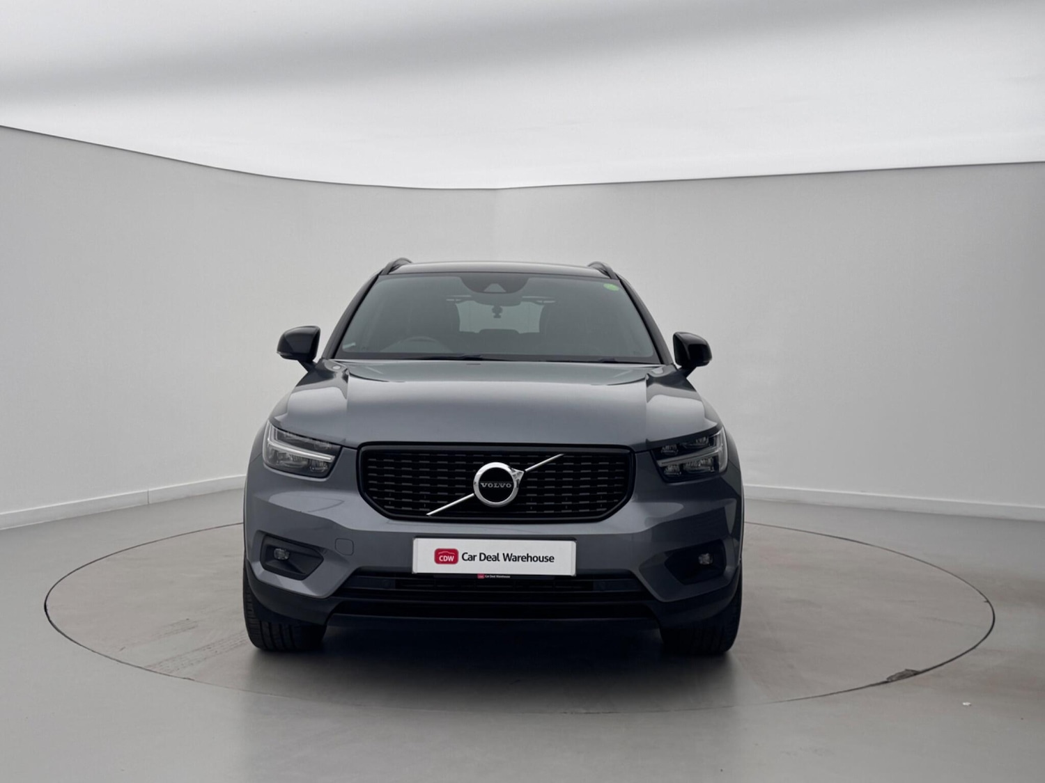 Used Volvo XC40 2018 for sale - 78108249: Photo 2