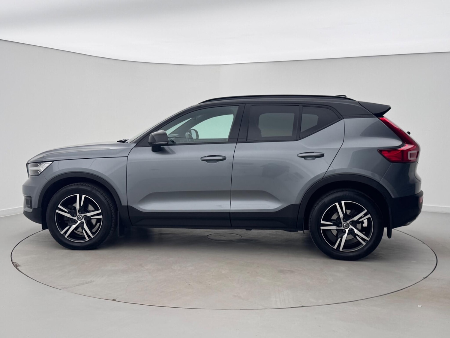 Used Volvo XC40 2018 for sale - 78108249: Photo 4