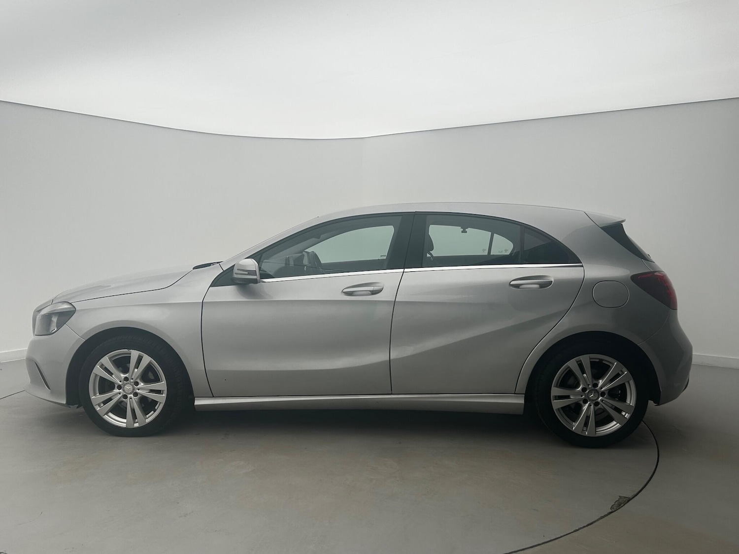 Used Mercedes-Benz A-Class 2016 for sale - 77901504: Photo 4