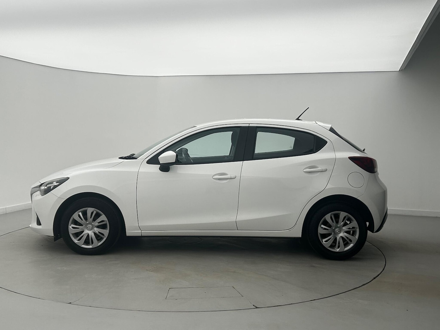 Used Mazda Mazda2 2016 for sale - 77901505: Photo 4