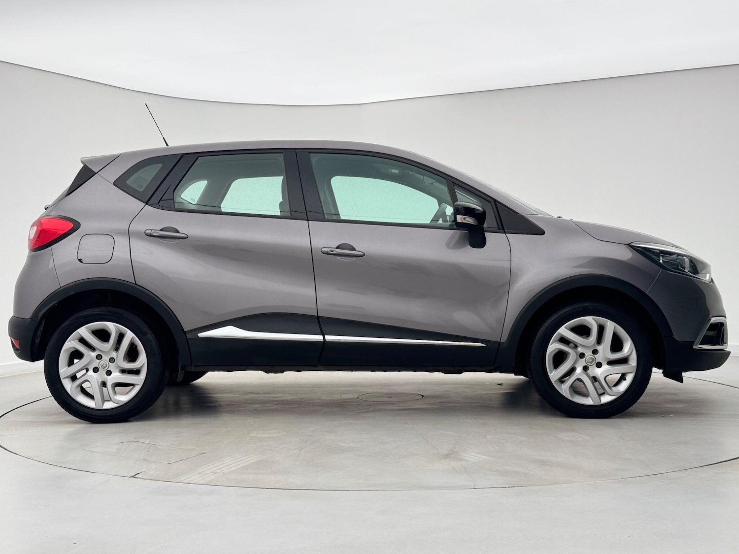 Used Renault Captur 2017 for sale - 76762281: Photo 7
