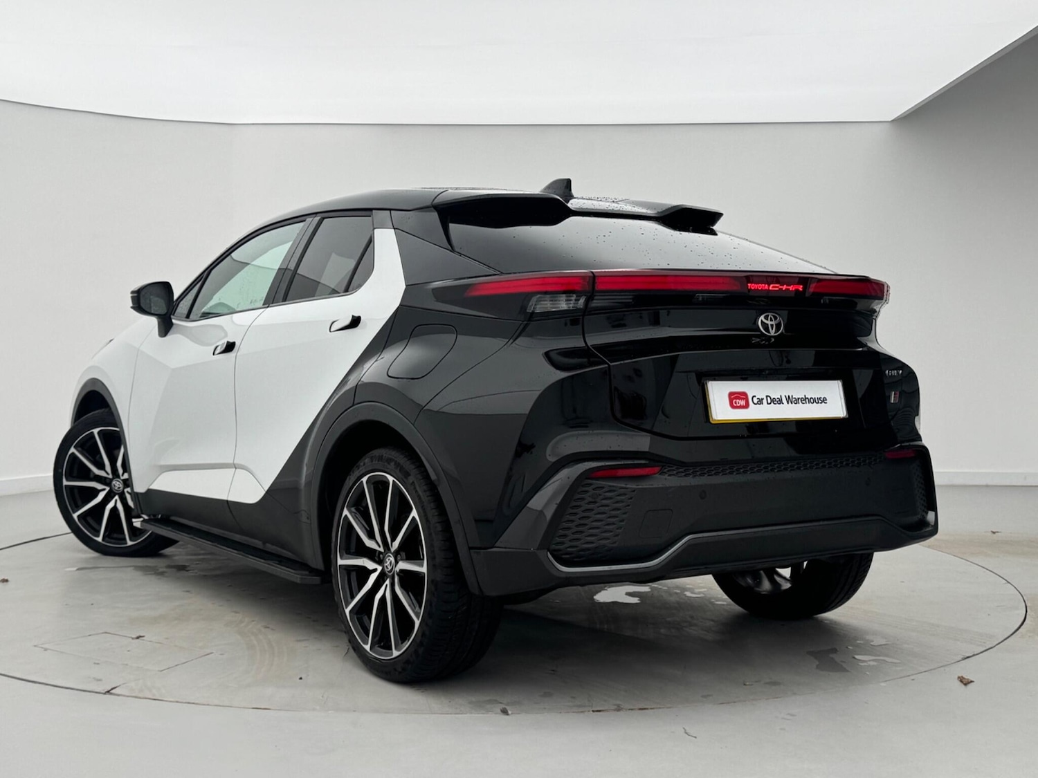 Used Toyota C-HR 2024 for sale - 77871999: Photo 3