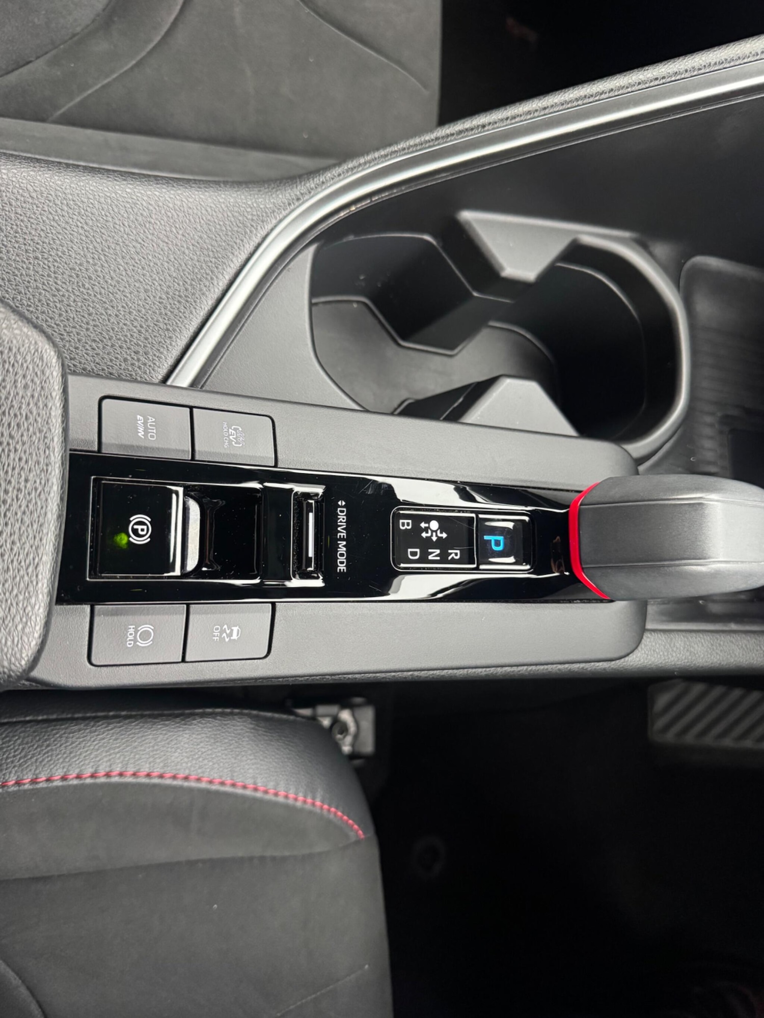 Used Toyota C-HR 2024 for sale - 77871999: Photo 8