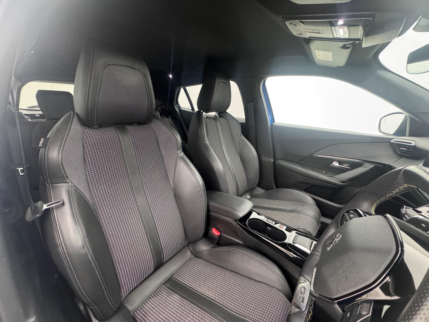 Used Peugeot 2008 2022 for sale - 76892004: Photo 9