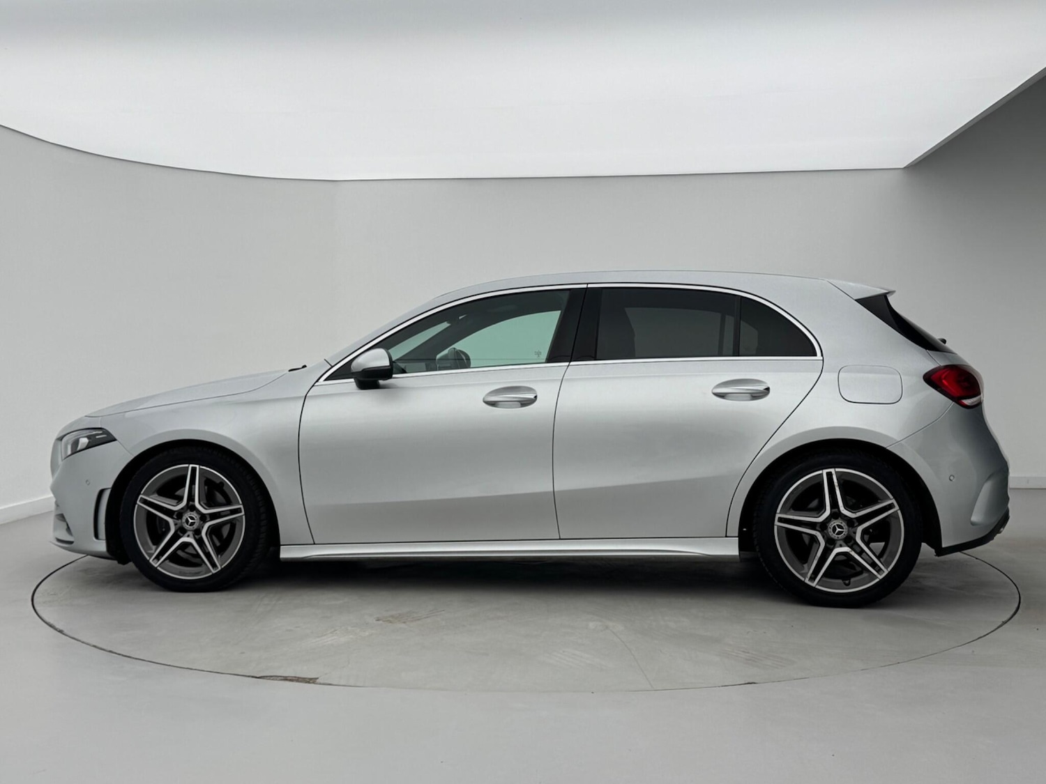 Used Mercedes-Benz A-Class 2019 for sale - 77715302: Photo 4