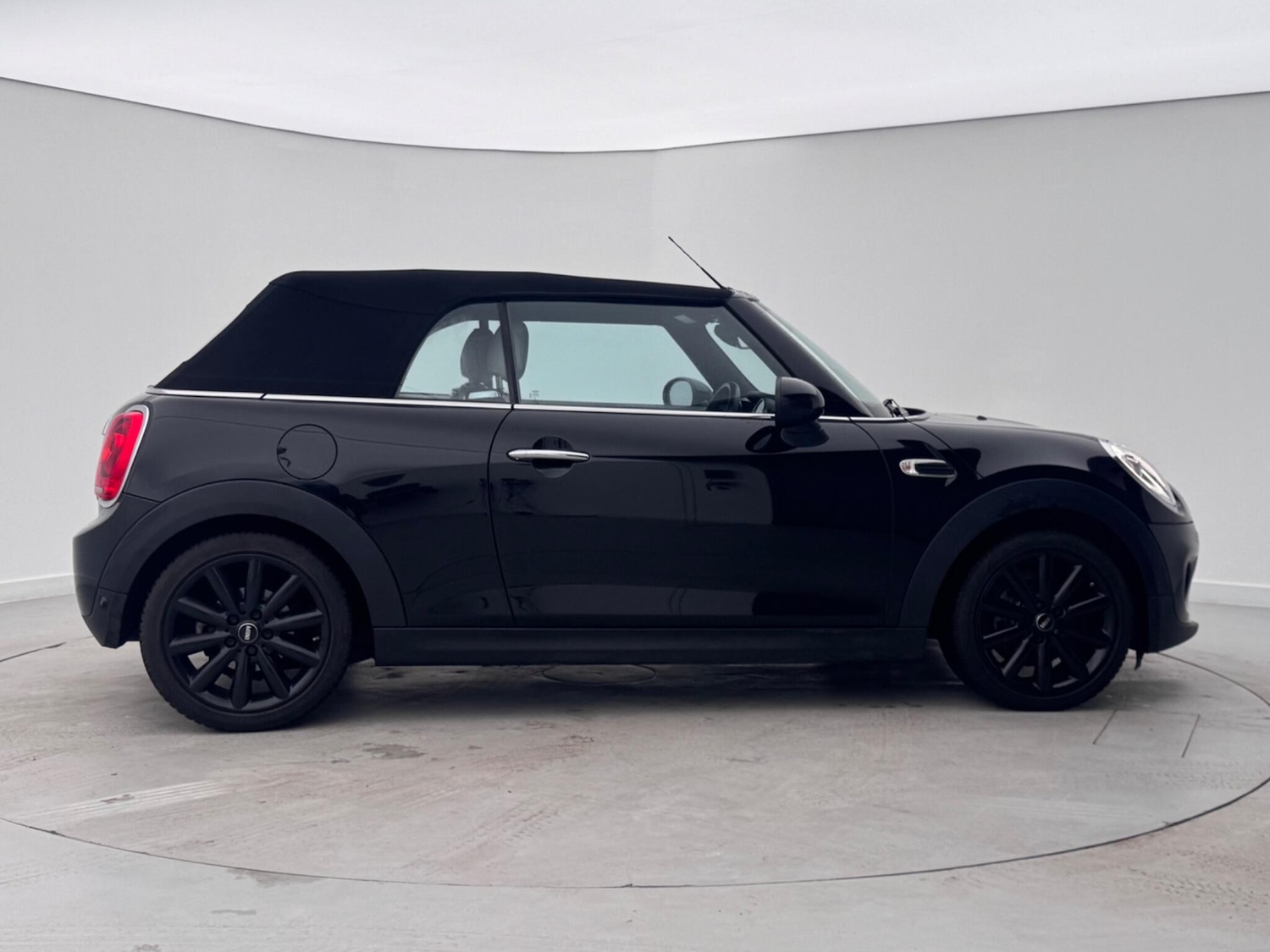 Used MINI Convertible 2017 for sale - 77179877: Photo 6