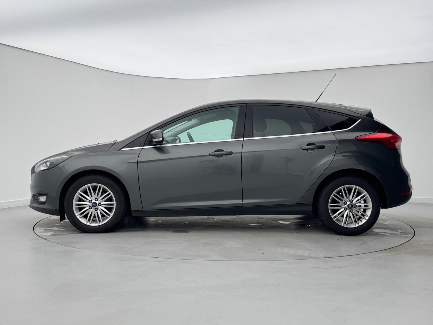 Used Ford Focus 2017 for sale - 76673540: Photo 5