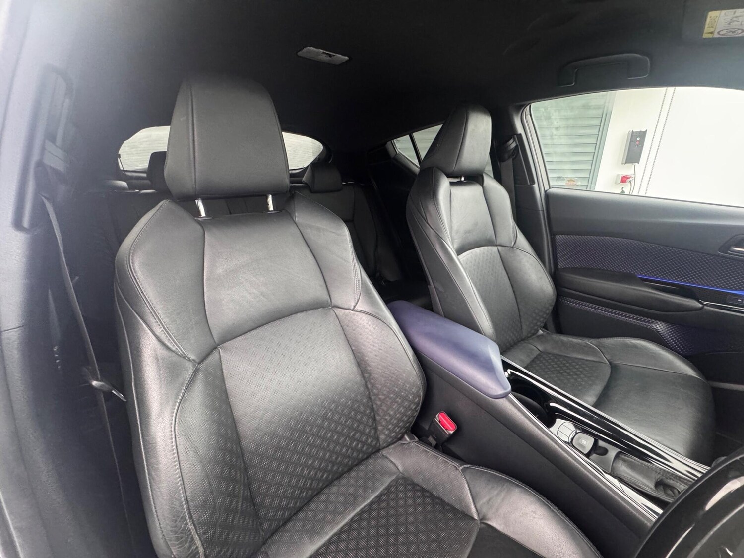 Used Toyota C-HR 2017 for sale - 77195685: Photo 9