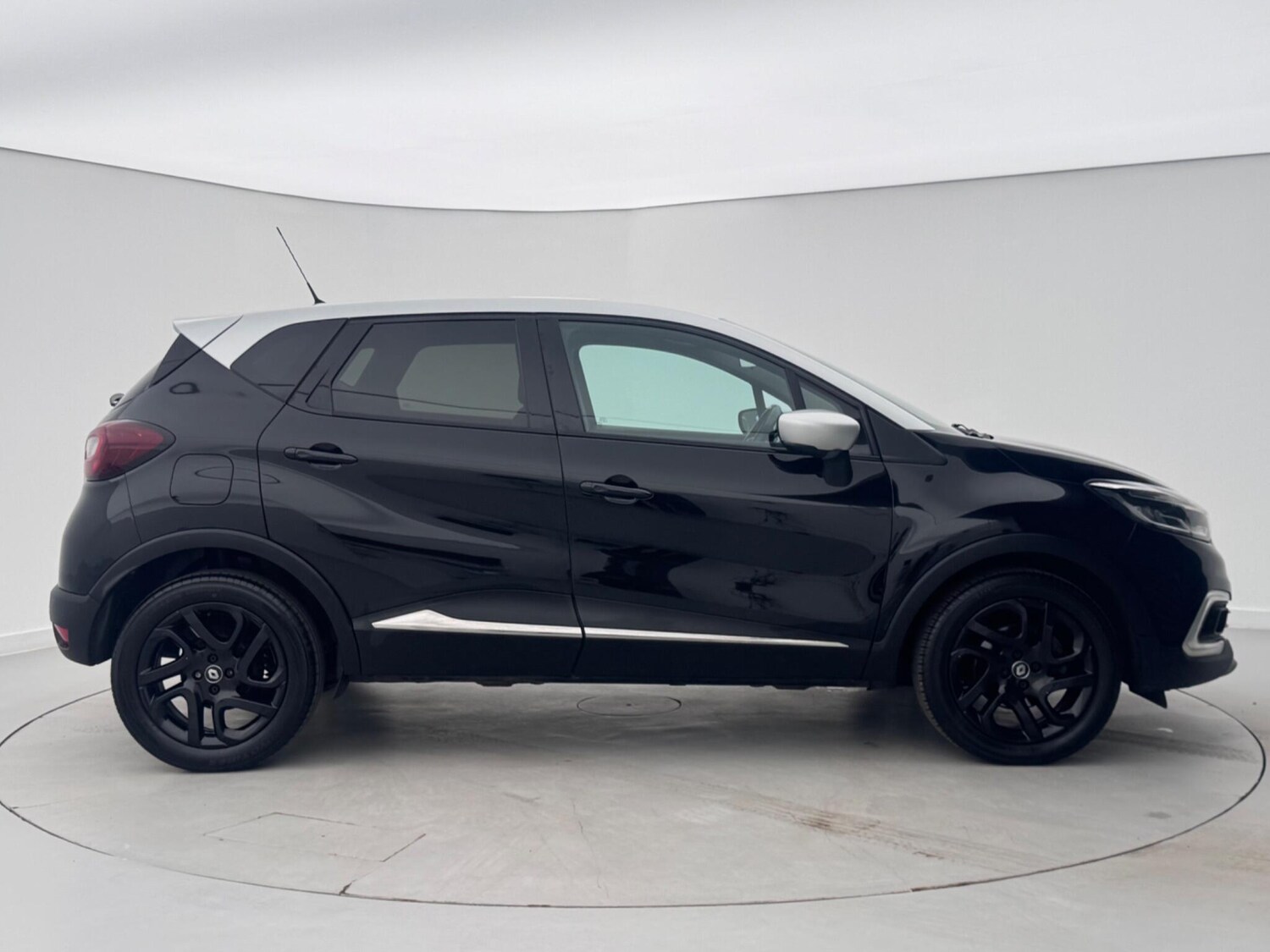 Used Renault Captur 2018 for sale - 77759255: Photo 6