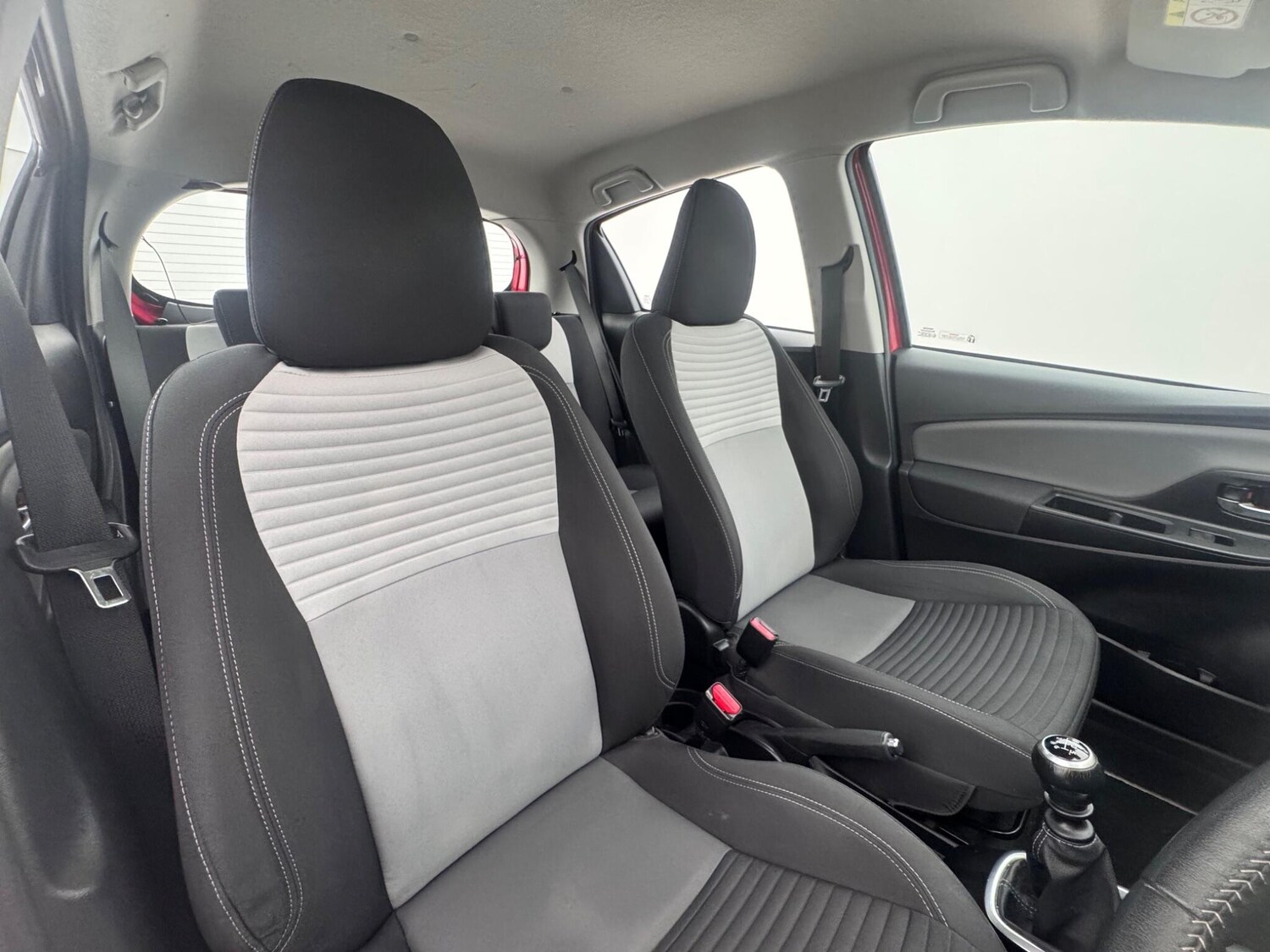 Used Toyota Yaris 2017 for sale - 76673490: Photo 10