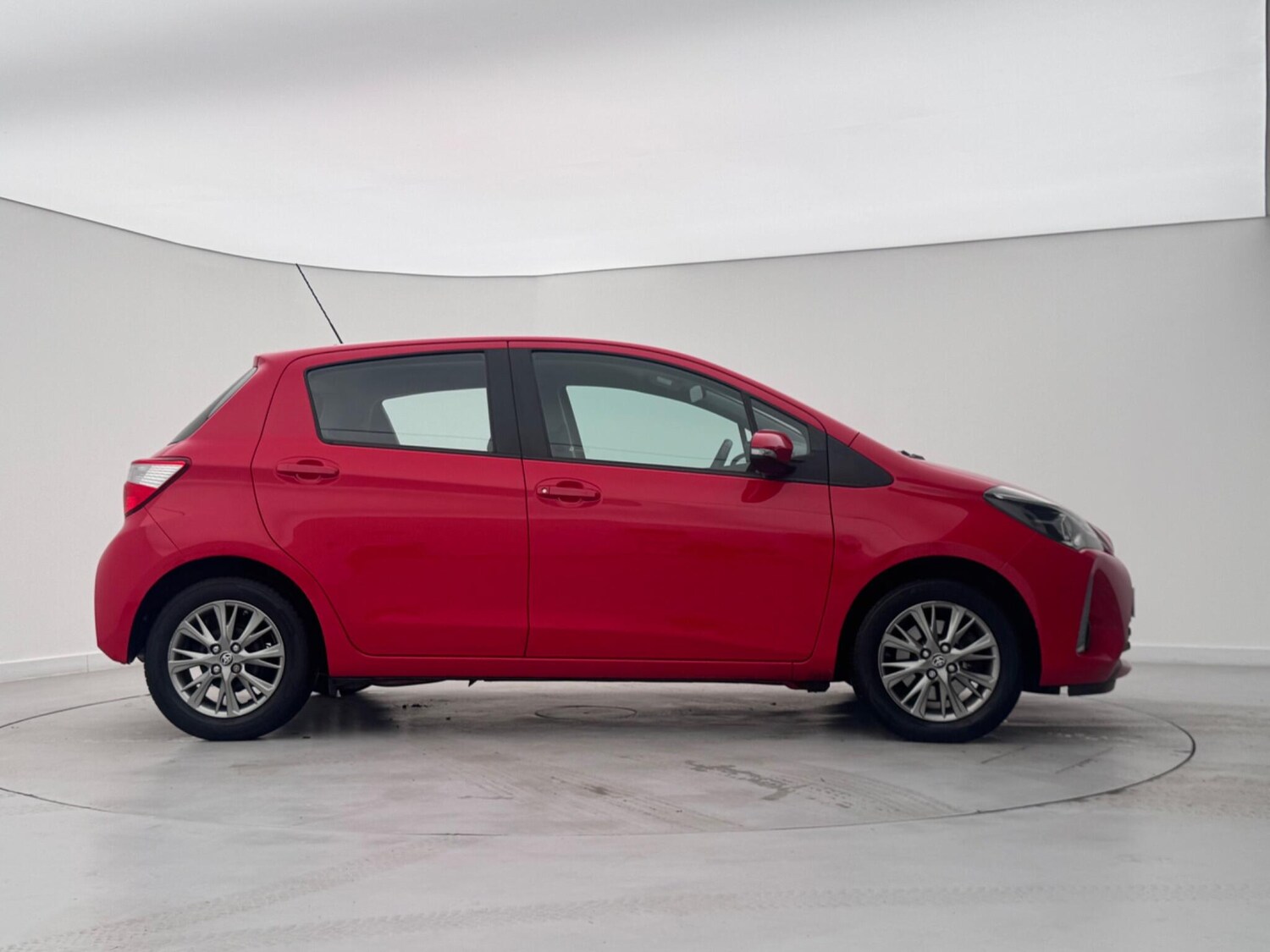 Used Toyota Yaris 2017 for sale - 76673490: Photo 6