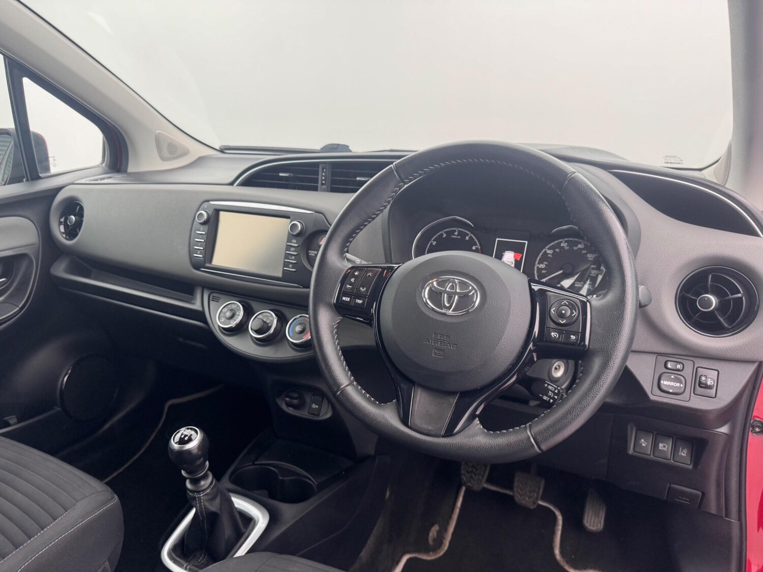 Used Toyota Yaris 2017 for sale - 76673490: Photo 9