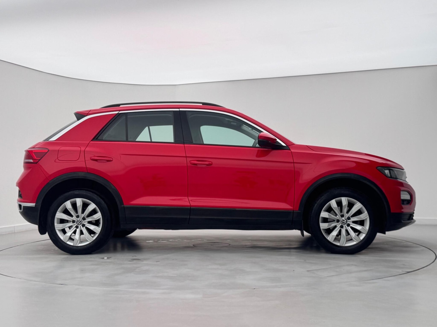 Used Volkswagen T-Roc 2021 for sale - 76674569: Photo 6
