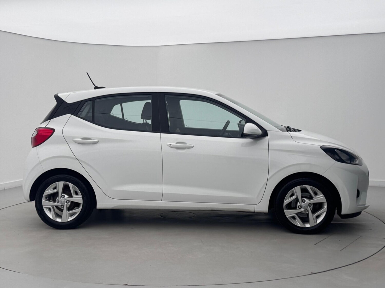 Used Hyundai i10 2021 for sale - 77759268: Photo 6