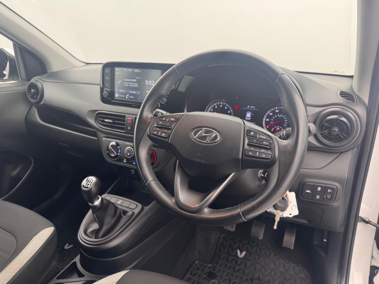 Used Hyundai i10 2021 for sale - 77759268: Photo 9