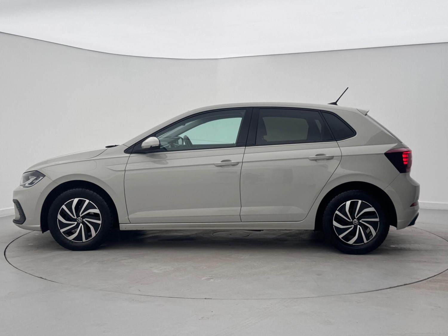 Used Volkswagen Polo 2023 for sale - 77578727: Photo 4