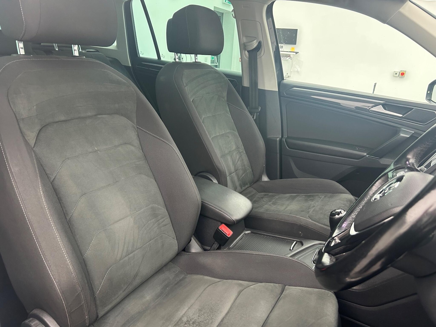 Used Volkswagen Tiguan 2017 for sale - 76762276: Photo 10