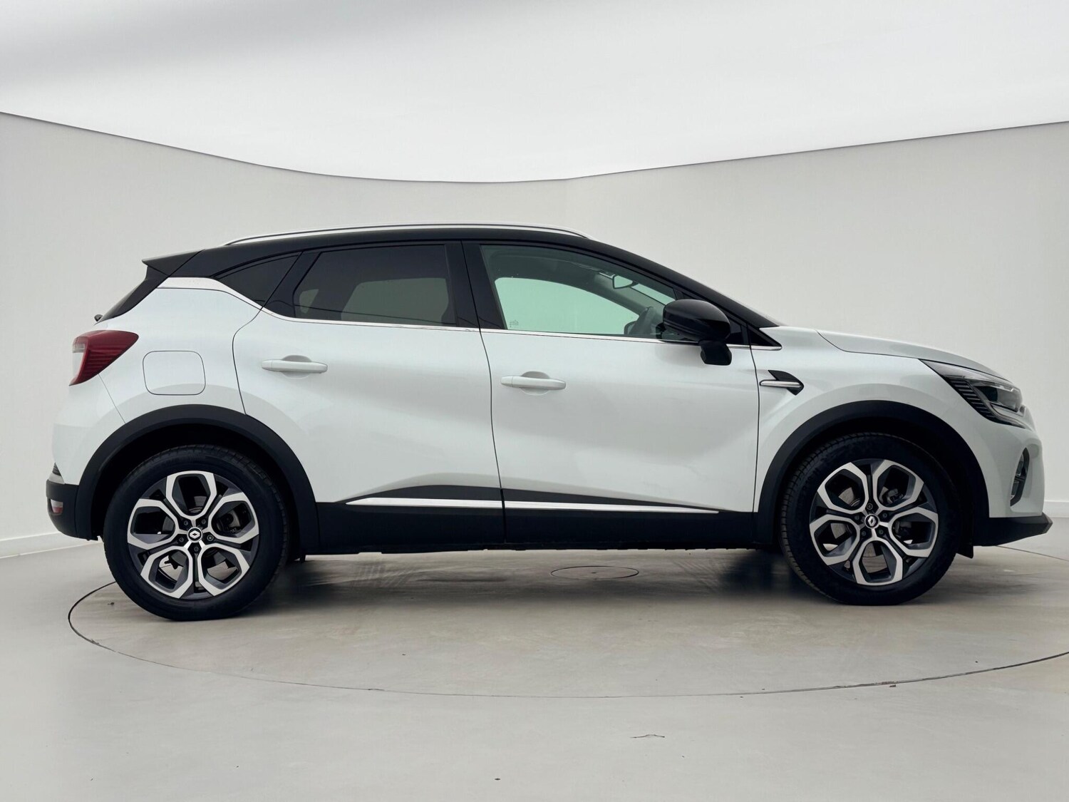 Used Renault Captur 2023 for sale - 77845397: Photo 7