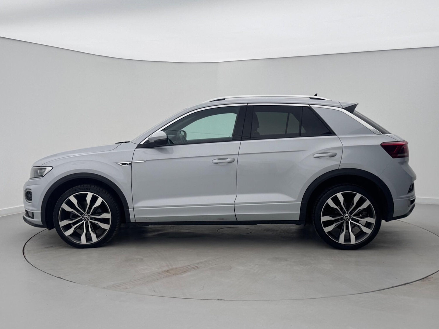 Used Volkswagen T-Roc 2021 for sale - 77809909: Photo 4