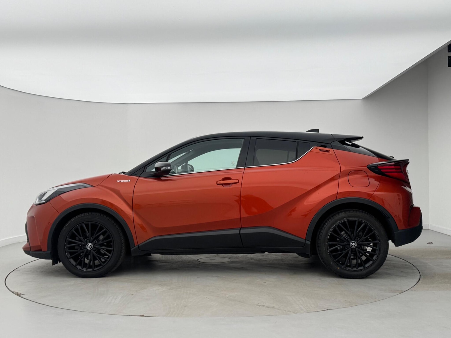 Used Toyota C-HR 2020 for sale - 77809922: Photo 4