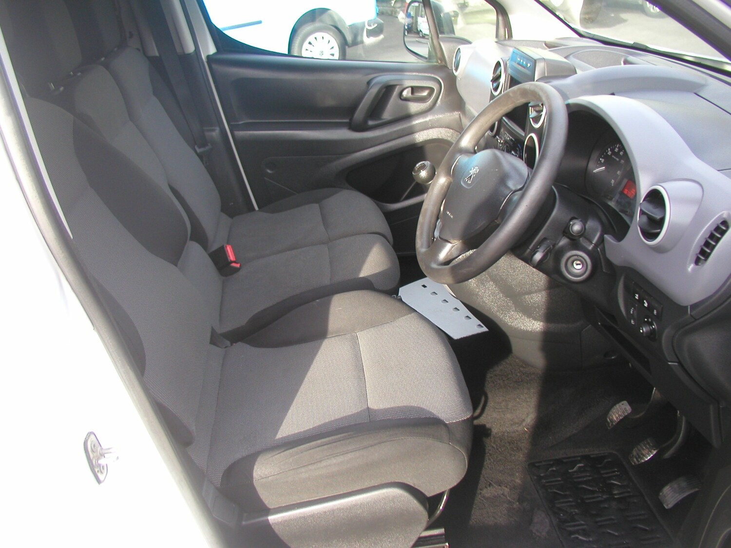 Used Peugeot Partner 2018 for sale - 76366957: Photo 5