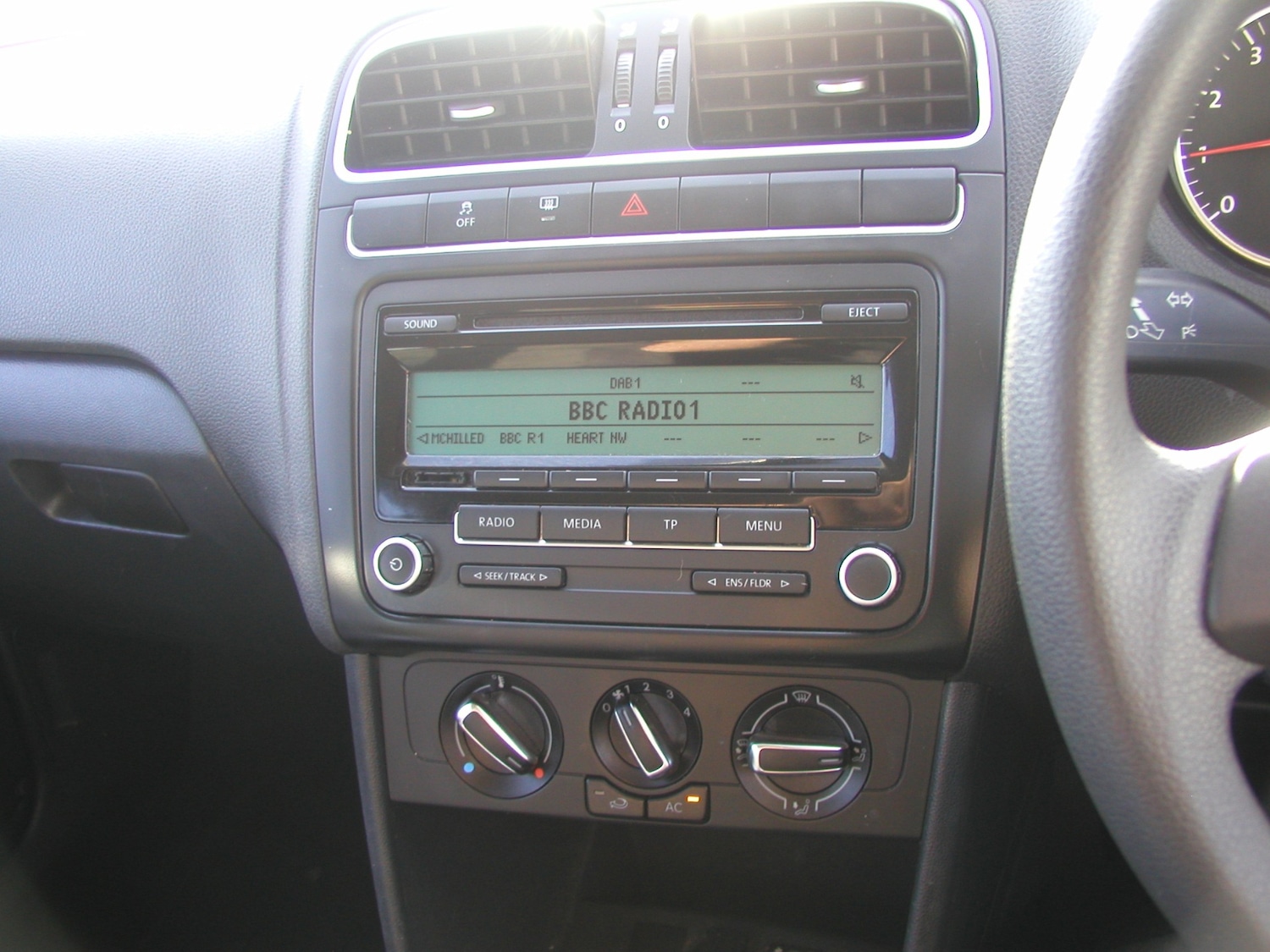 Used Volkswagen Polo 2011 for sale - 77744401: Photo 6